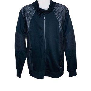 💪🏽 Black zip up jacket